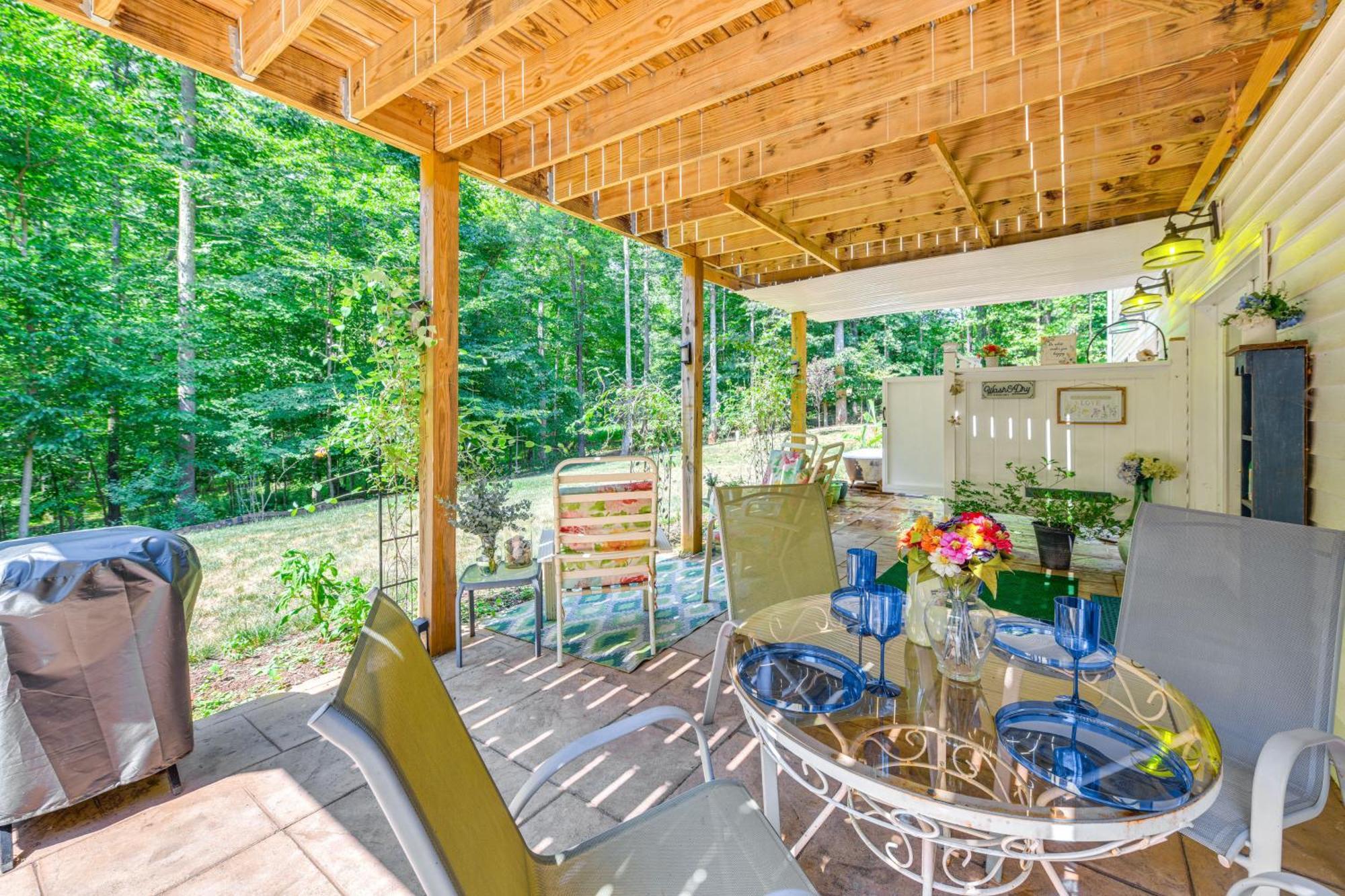Charming Charlottesville Apt With Outdoor Space! Exterior photo