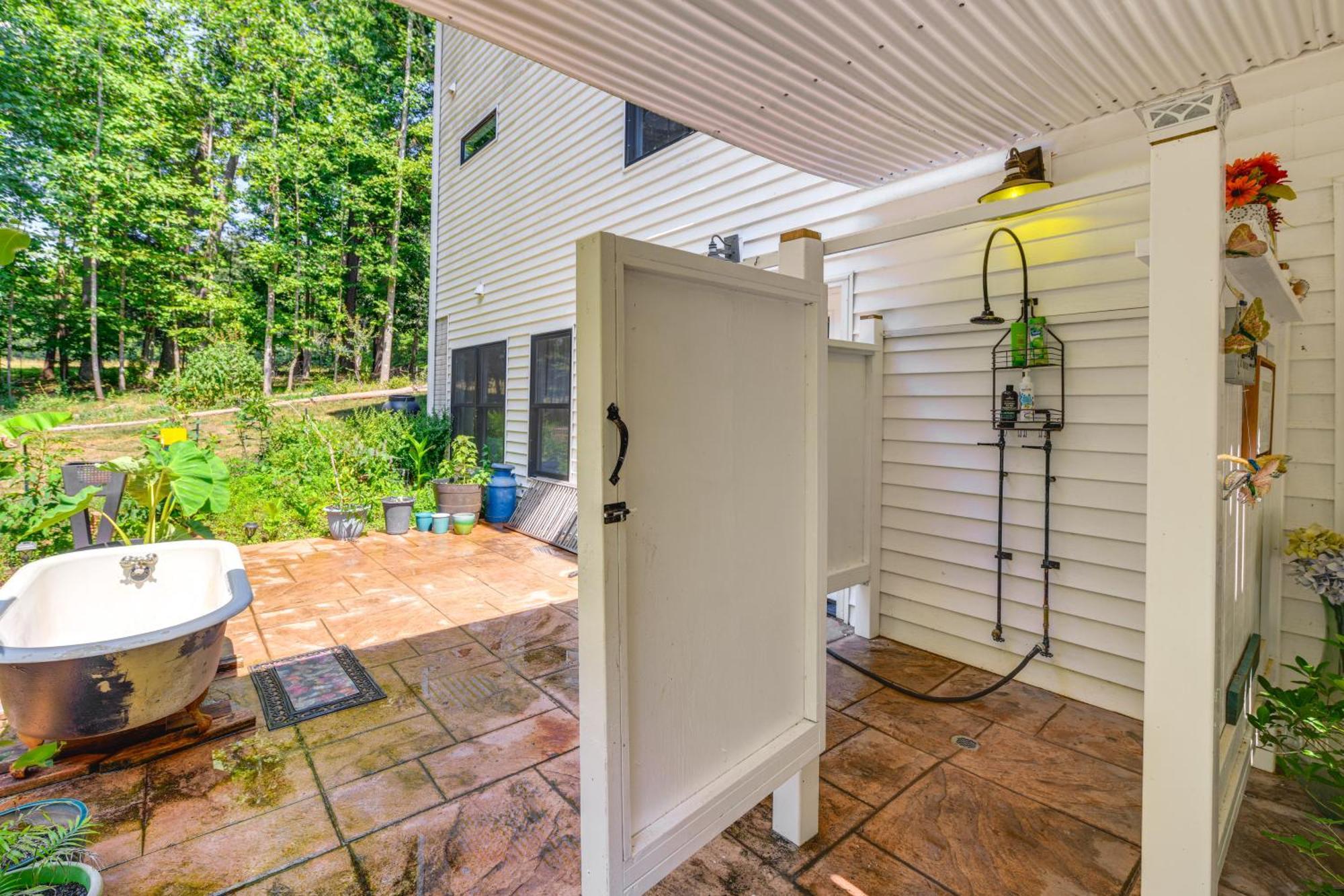 Charming Charlottesville Apt With Outdoor Space! Exterior photo